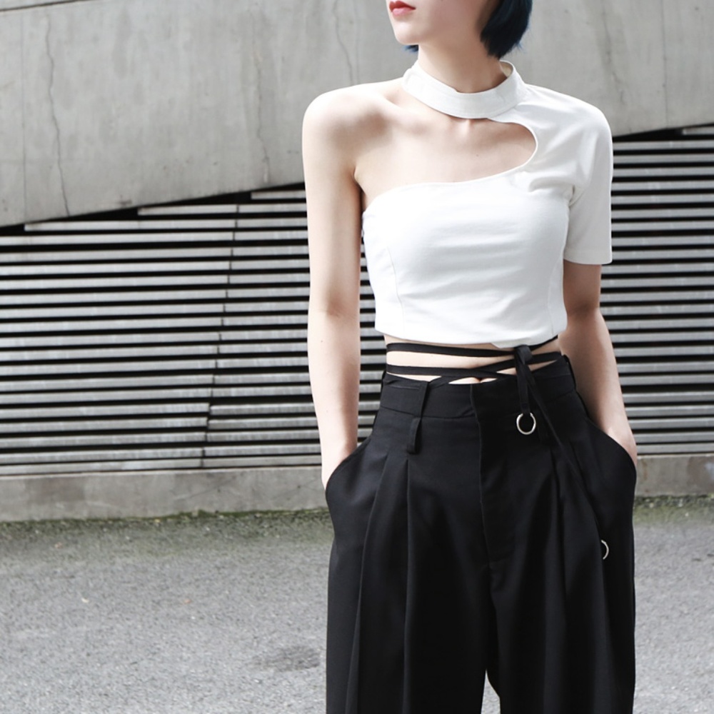 Asymmetric One-Shoulder White Crop Top with Choker Detail